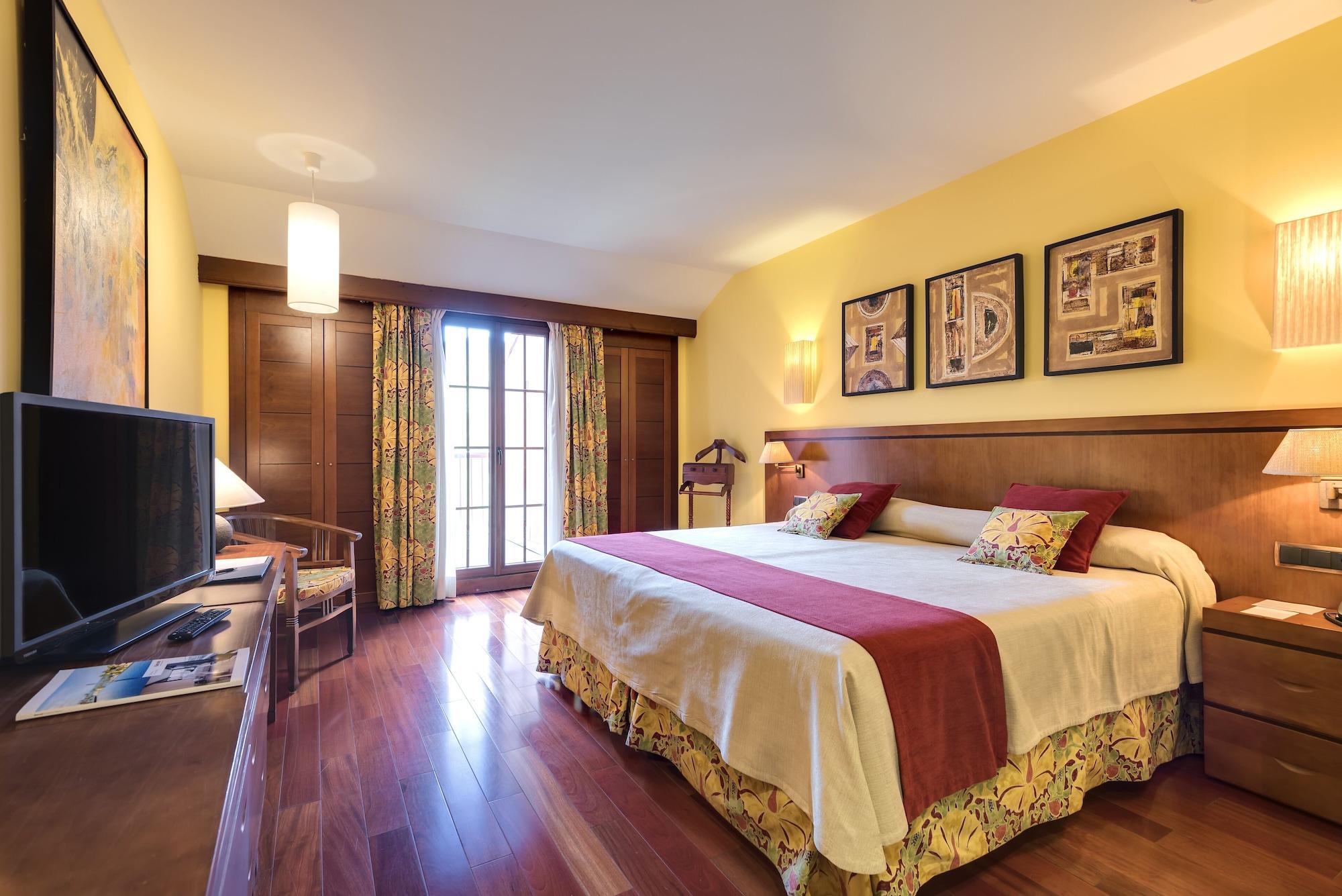 Hotel & Spa Monasterio De Boltaña Eksteriør billede A room at the Hotel El Prado