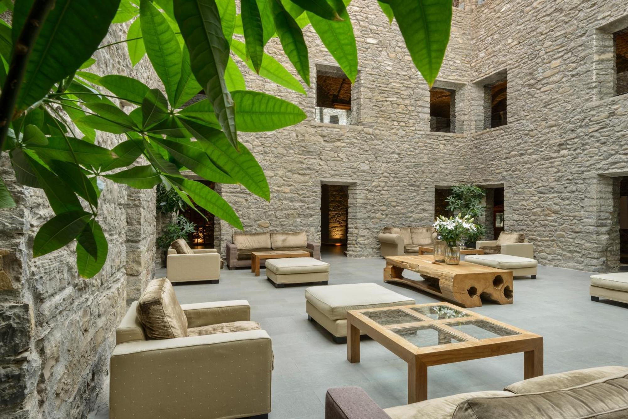 Hotel & Spa Monasterio De Boltaña Eksteriør billede The lobby