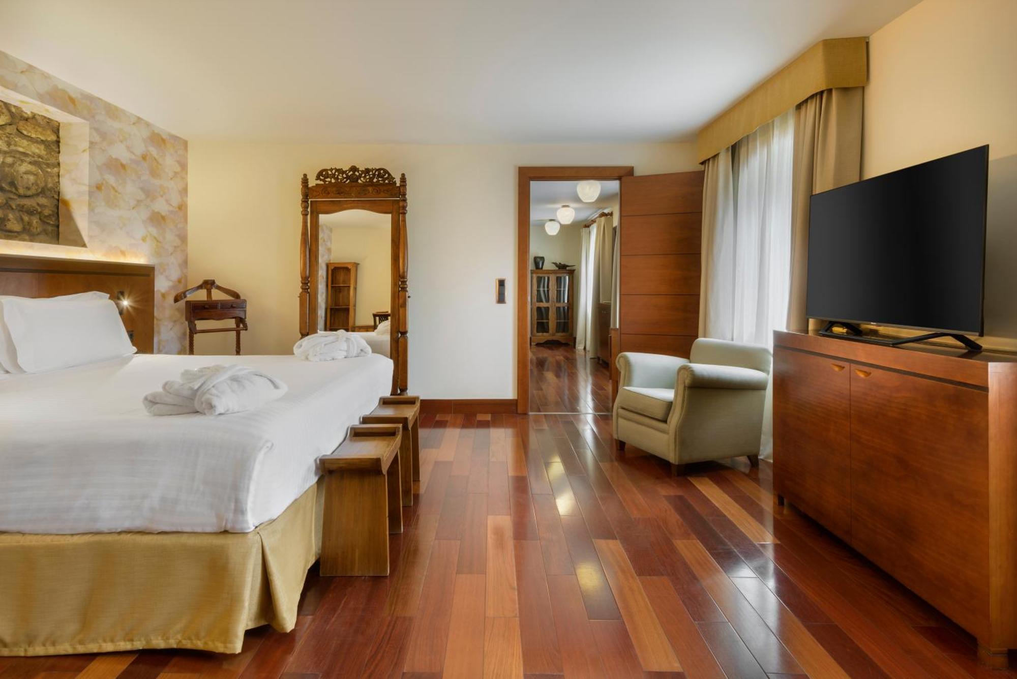 Hotel & Spa Monasterio De Boltaña Eksteriør billede Suite