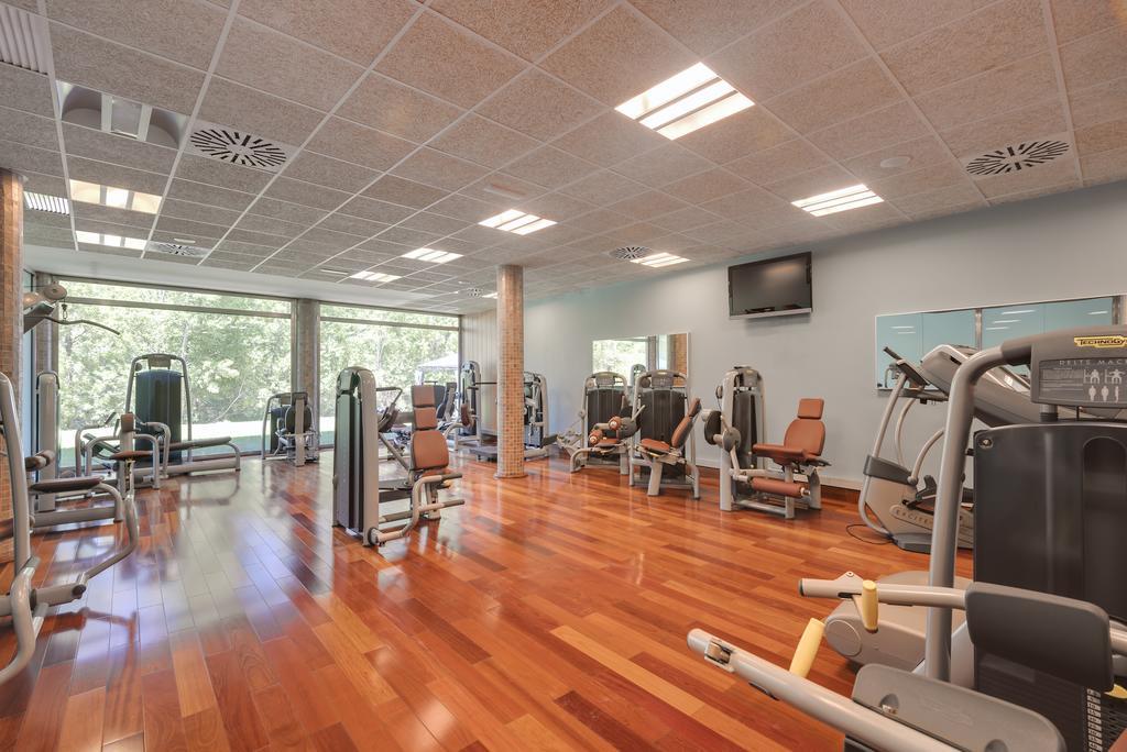 Hotel & Spa Monasterio De Boltaña Eksteriør billede The gym at the hotel